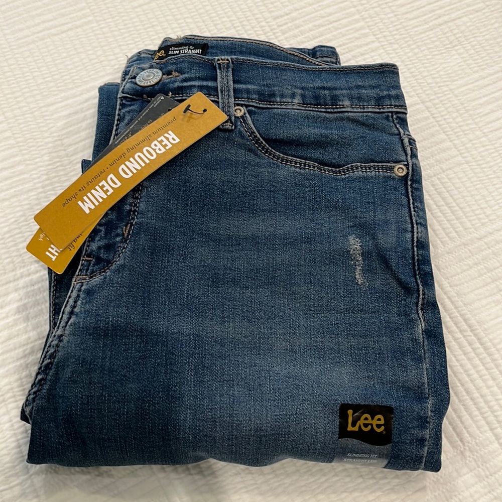 Sale! NWT Lee Slim Straight jeans